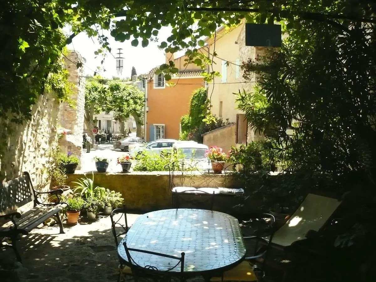 Hôtel Soleil et Ombre à Villedieu  2*, Villedieu (Vaucluse) France