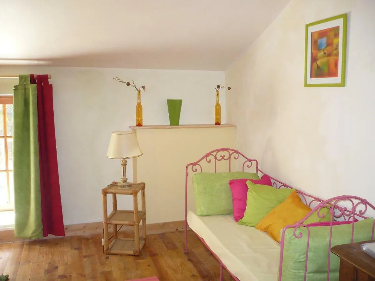 Hôtel Soleil et Ombre à Villedieu  Maison d'hôtes Villedieu (Vaucluse)