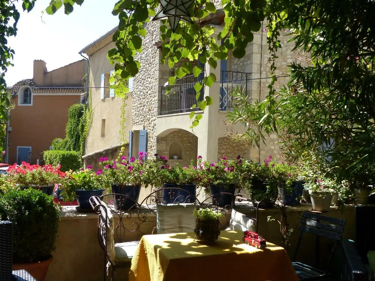 Hôtel Soleil et Ombre à Villedieu  Villedieu (Vaucluse)